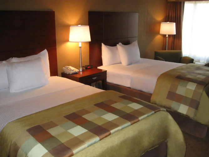 Courtyard by Marriott Cleveland Airport North