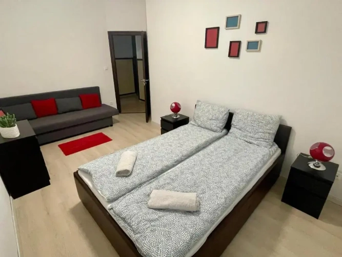 3 Bedrooms Apartment
