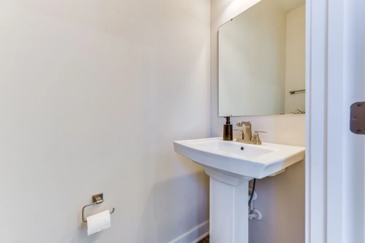 3 Bedrooms Apartment
