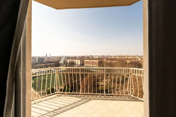 Cit Turin Flat with Panoramic Balcony