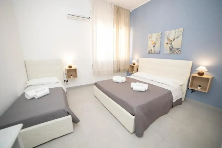 Standard Triple room