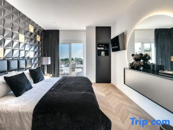 4 Bedrooms Villa