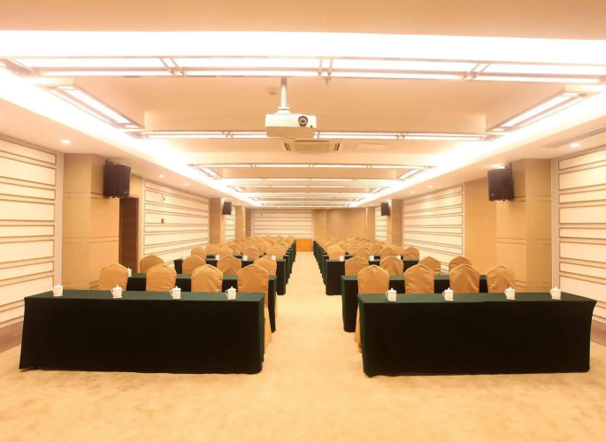 Phoenix Jinghua Hotel