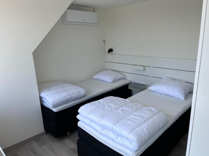 4 Bedrooms Cottage