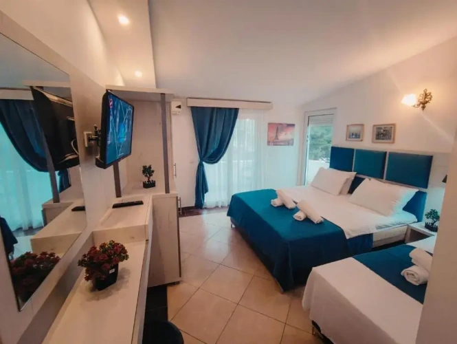 Standard Triple room with balcony