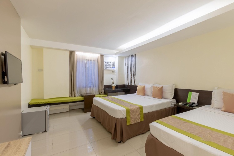Standard Triple room