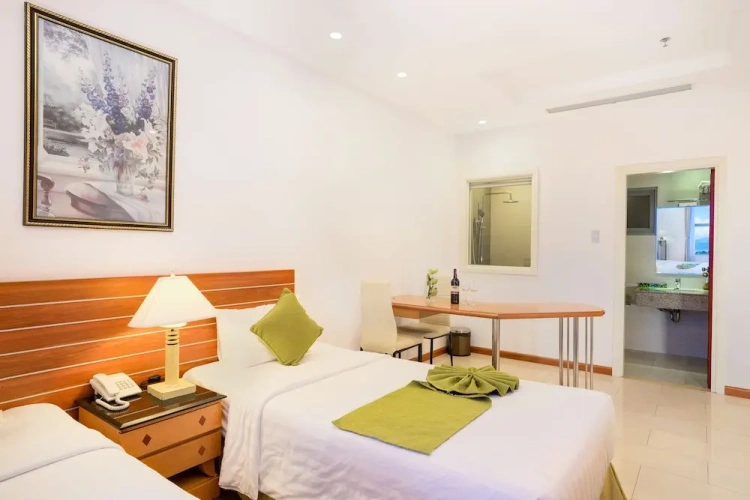 Deluxe Double room with city view