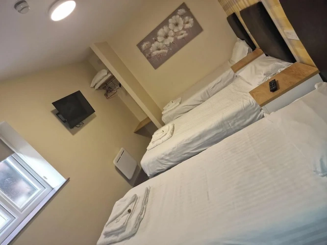 Standard Triple room