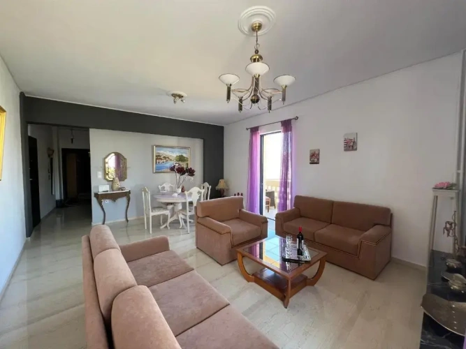 3 Bedrooms Apartment