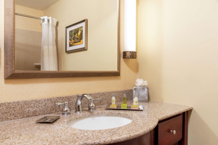 DoubleTree by Hilton Hotel Grand Rapids Airport photo 18