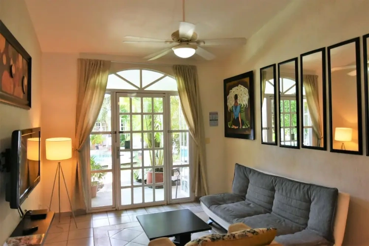 2 Bedrooms Comfort Villa with pool view