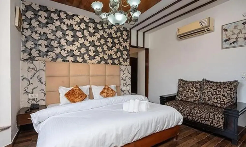 Fabhotel The Venessa