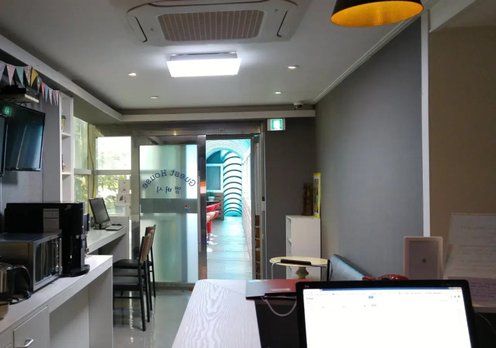 Guesthouse Embassy - Hostel