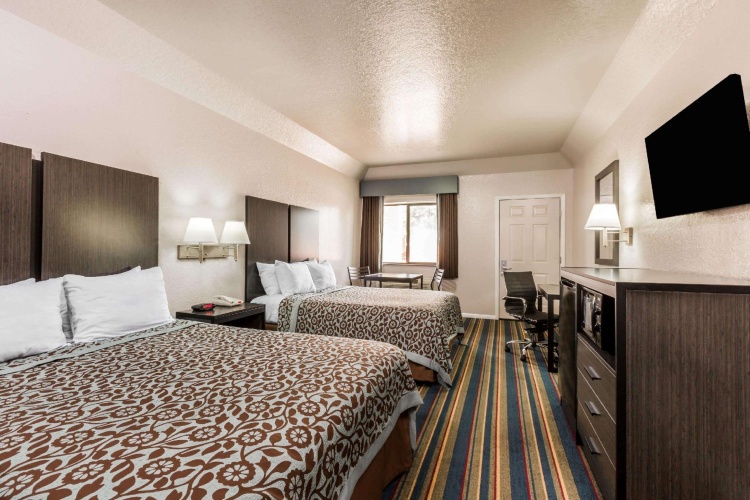 Deluxe Quadruple Suite