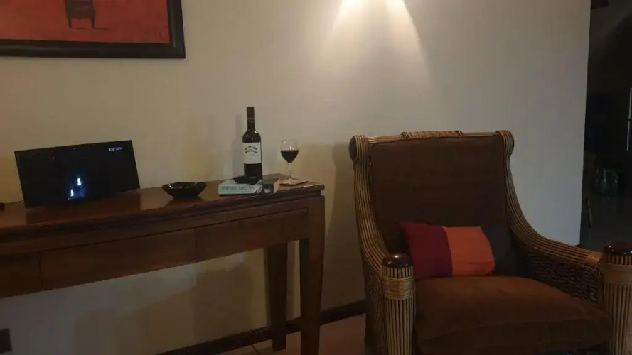 Villa - Sleeps 7 - Pool - Parking