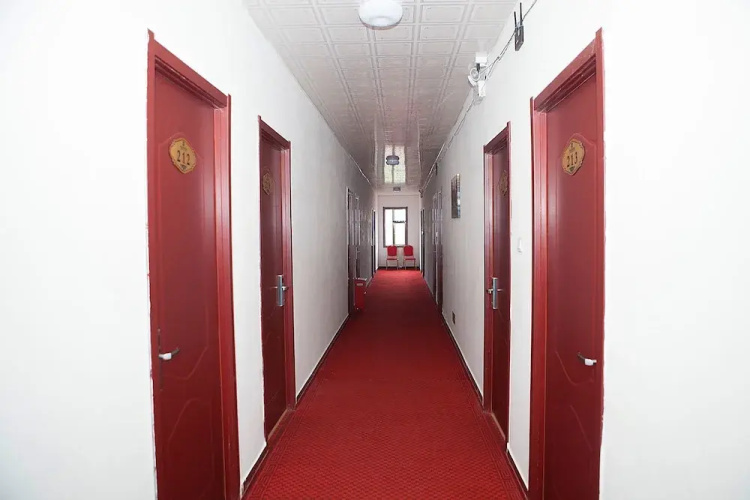 Yijie Holiday Hotel Laiyuan Baishishan