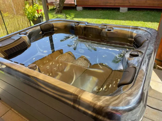 L'escapade créole appartement Letchi jacuzzi privatif
