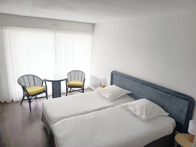 Economy Twin room with balcony