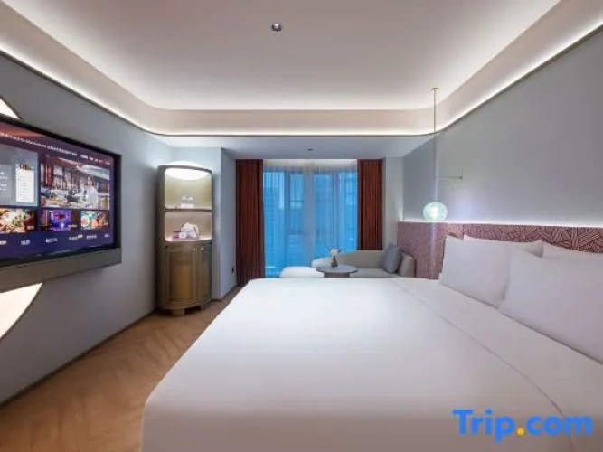 Deluxe Double room with city view