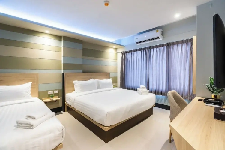 Premier Double room with city view