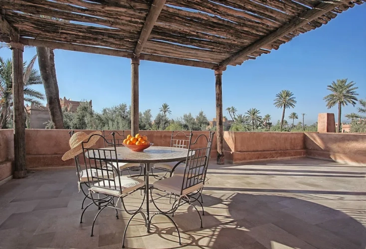 4 Bedrooms Family Villa