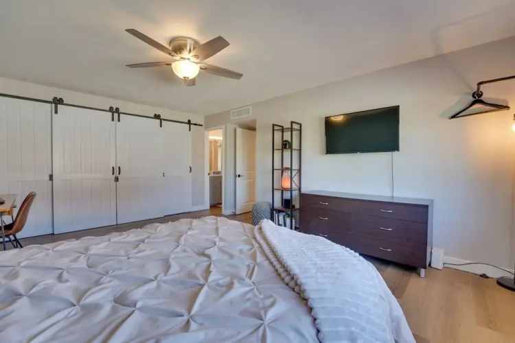 9 Mi to Downtown Tempe: Condo w/ Pool Access