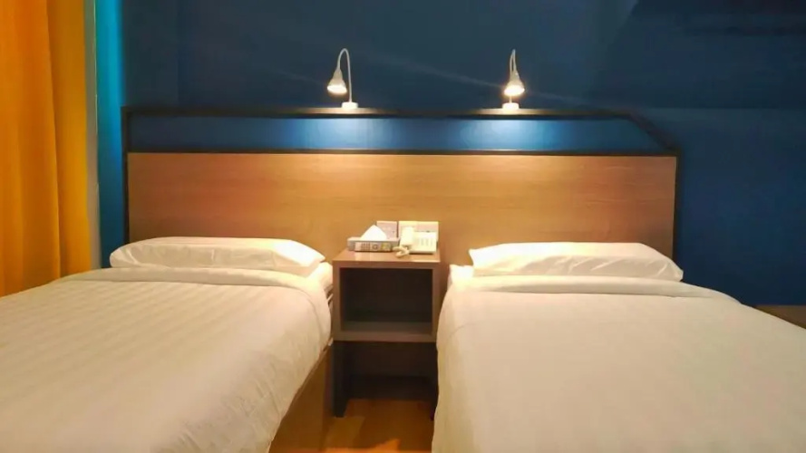 Uptown Hotel
