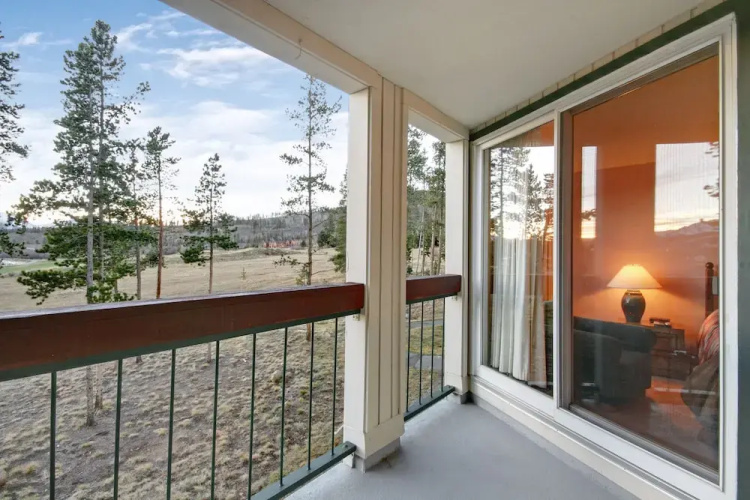Pines 2136
