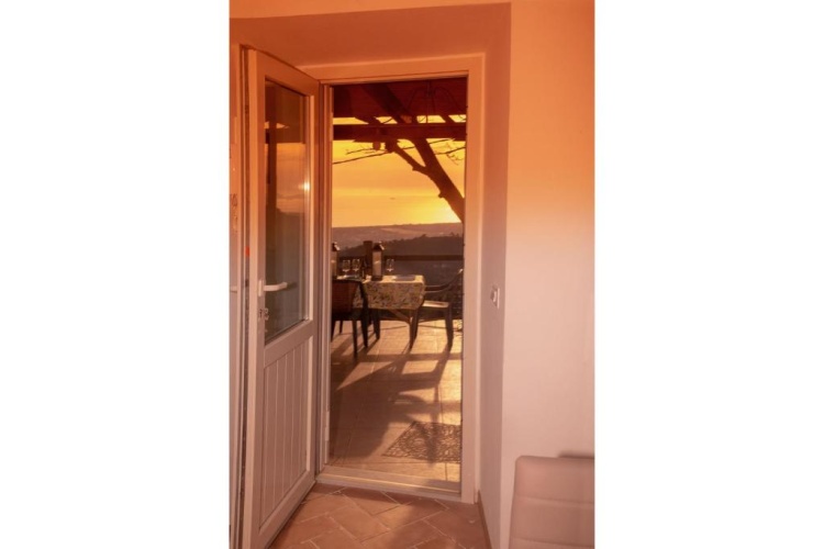 2 Bedrooms Cottage