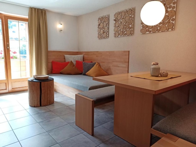 3 Bedrooms Apartment