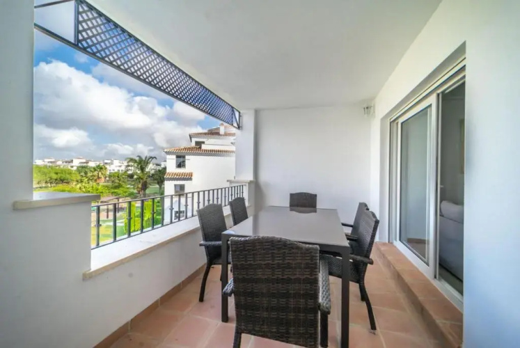 Bright Two Bedroom Apartment - RA721LT