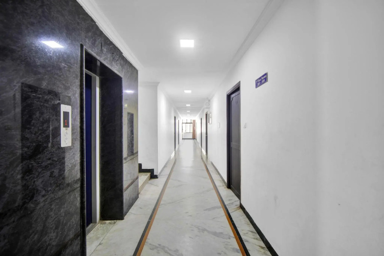 Collection O 81473 Anandham Residency