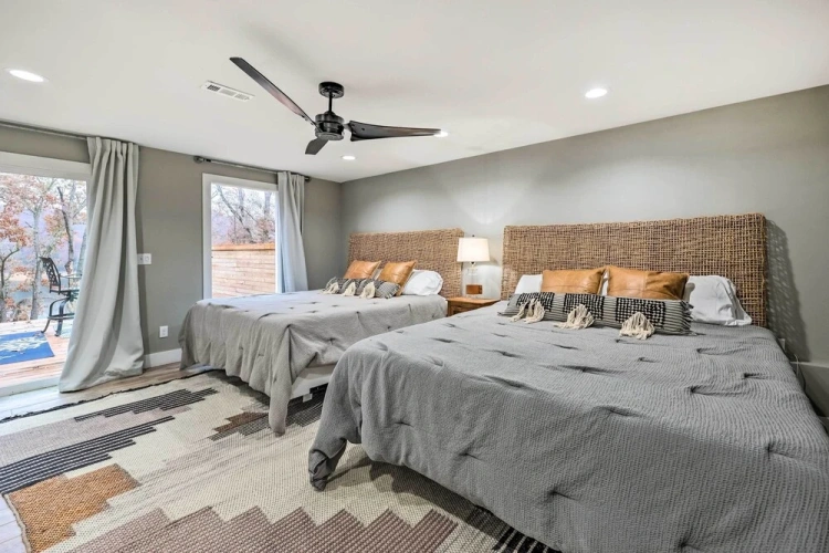 4 Bedrooms Cottage