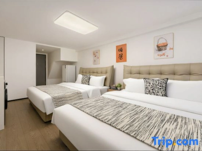 Deluxe Twin room with partial sea view
