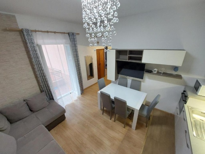 3 Bedrooms Apartment