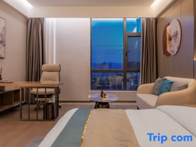 Standard Double room with city view