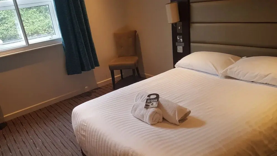 Redbridge Lodge