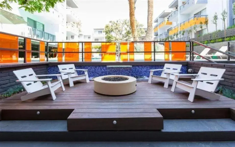 Hollywood Studio with Pool and Balcony