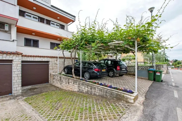 1 Bedroom Apartment with balcony
