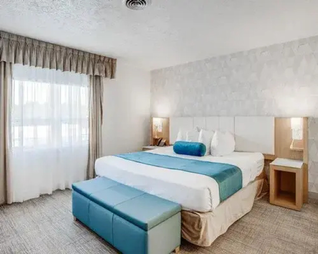 Split Rock Resort - 5 Nights, Lake Harmony, USA