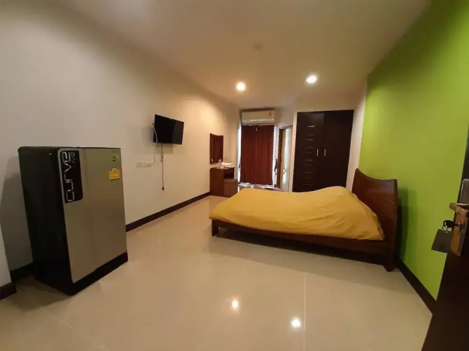 Thanarom Place