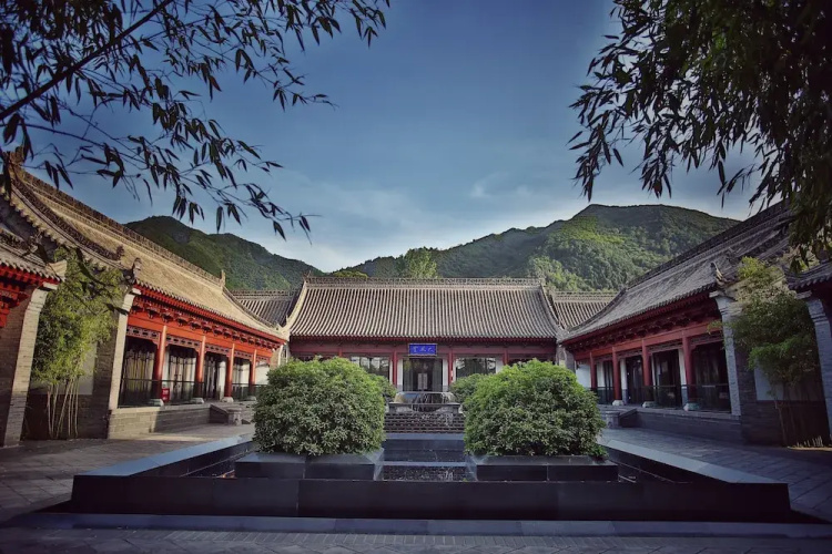ZuoYouKe Qinling West Brigade Hotel