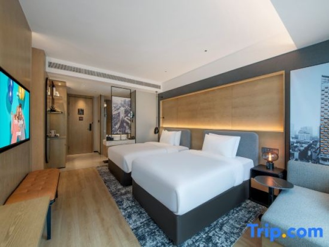 Standard Twin room with view