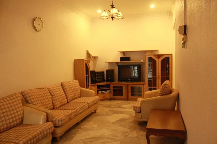 4 Bedrooms Cottage
