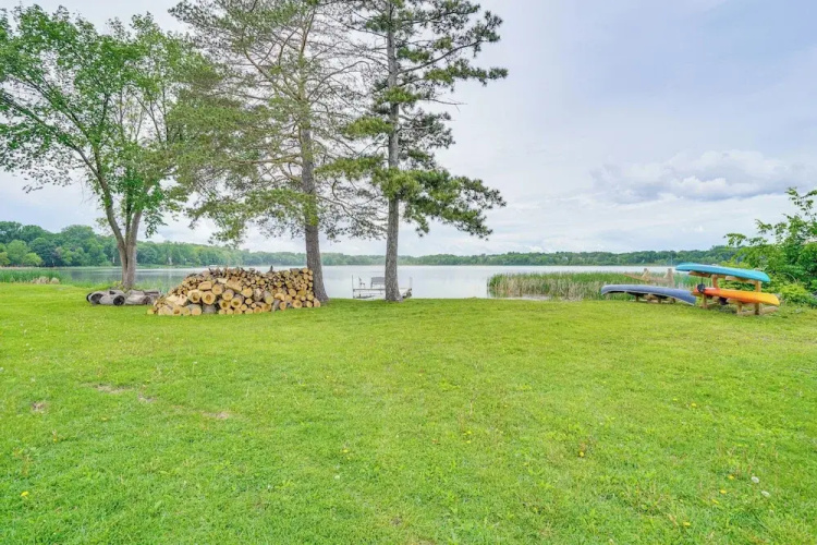 Snowmobile Trail On-site: Lakefront Mound Apt!
