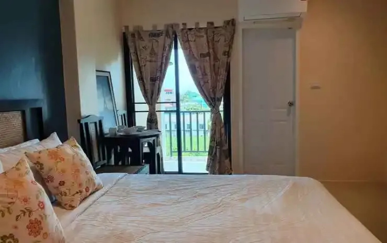 At Samutsakorn Condo
