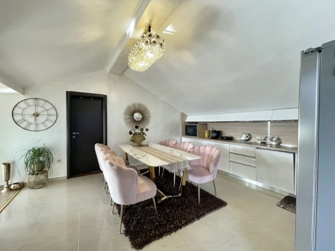 2 Bedrooms Comfort Apartment with balcony and with sea view