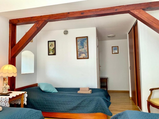Standard Triple room