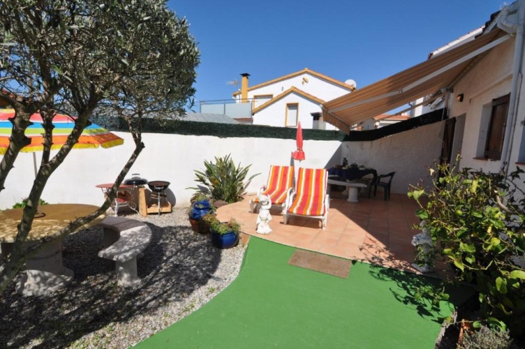 2 Bedrooms Cottage