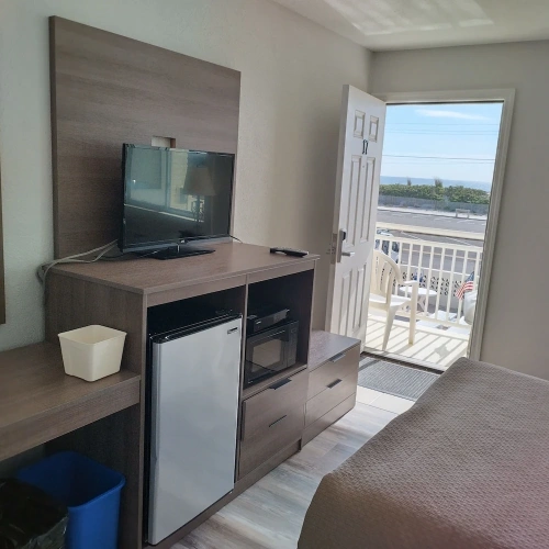 Standard Double room with partial sea view